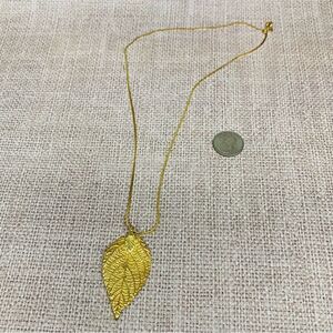 Gold Leaf Necklace‎